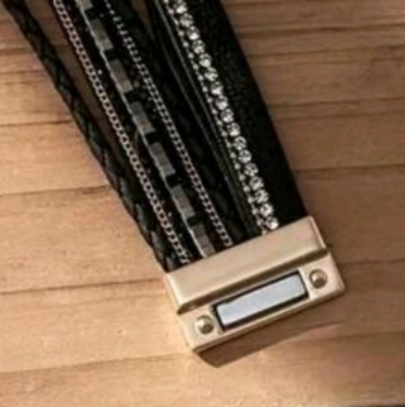 A002 Elegant Khaki and Gold Heart Bracelet - Picture 3 of 4